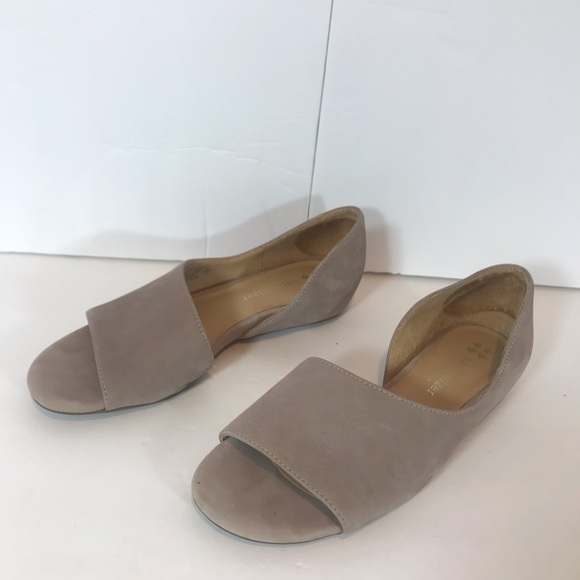 naturalizer suede flats